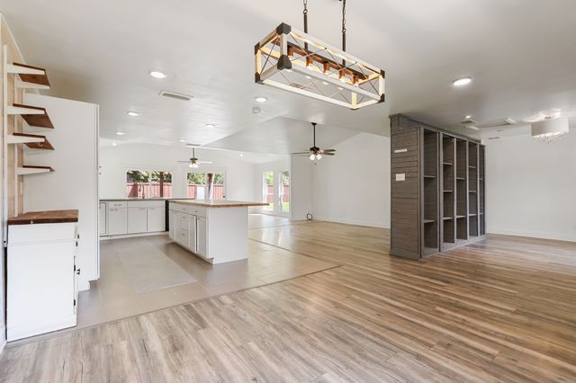 913 Heritage Circle, Garland, TX 75043