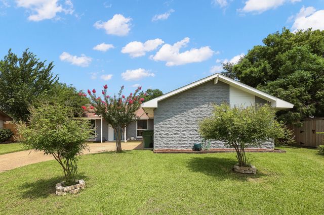 913 Heritage Circle, Garland, TX 75043