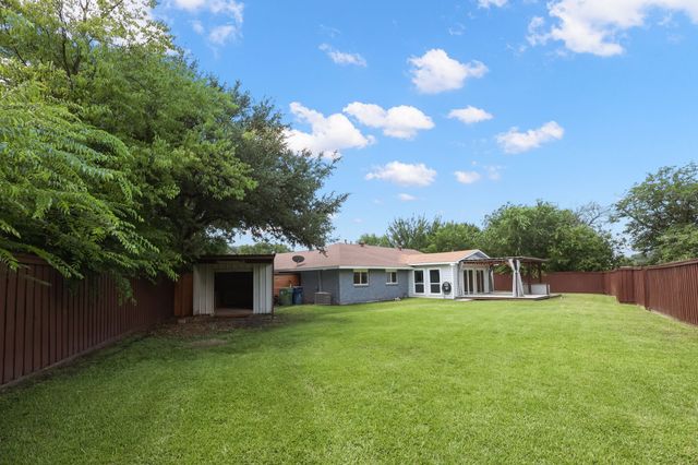 913 Heritage Circle, Garland, TX 75043