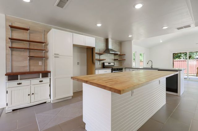 913 Heritage Circle, Garland, TX 75043