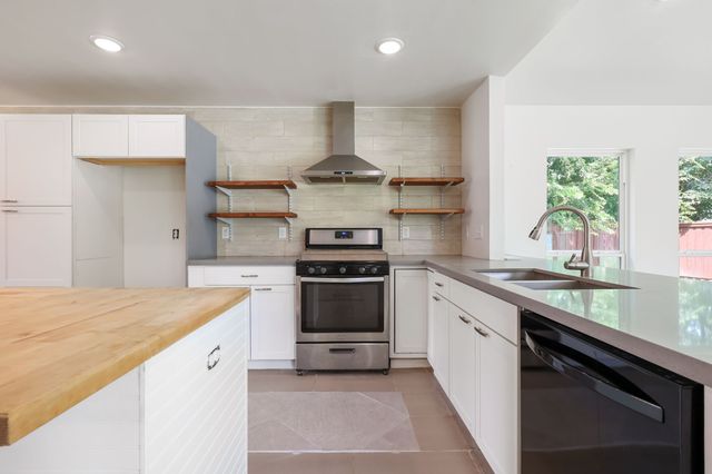 913 Heritage Circle, Garland, TX 75043