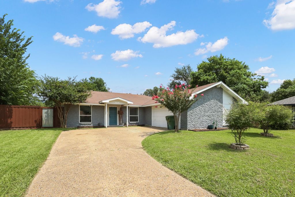 913 Heritage Circle, Garland, TX 75043