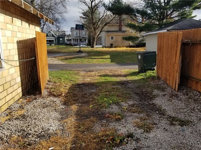 1030 Arlington Avenue SW, Canton, OH 44706