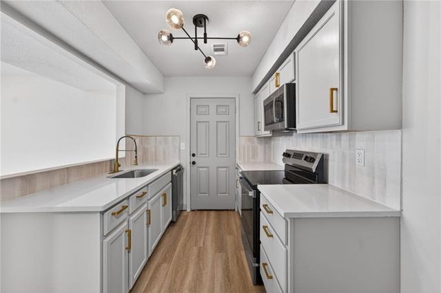 1301 Ada Street, Kearney, MO 64060