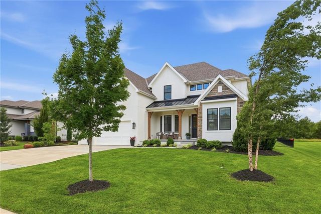 14798 S Parkhill Street, Olathe, KS 66061