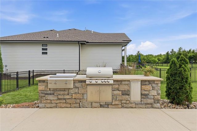 14798 S Parkhill Street, Olathe, KS 66061