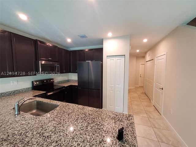 1085 NW 4th Ter, Florida City, FL 33034