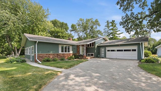 607 6th Street W, West Fargo, ND 58078
