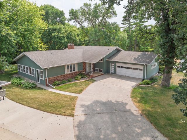 607 6th Street W, West Fargo, ND 58078
