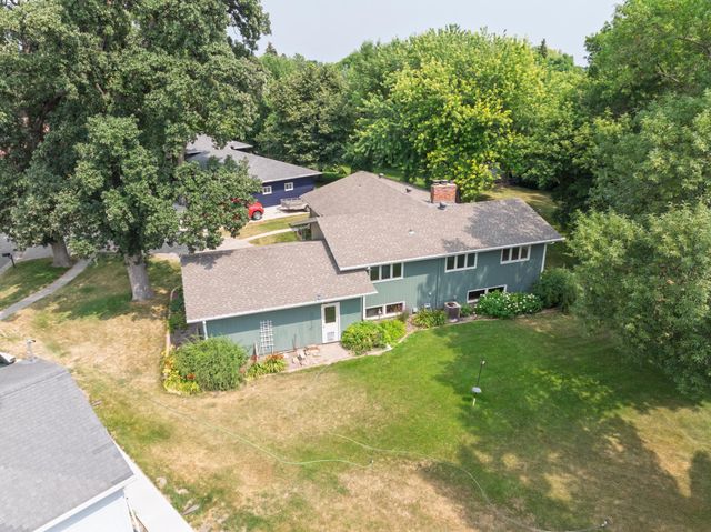 607 6th Street W, West Fargo, ND 58078