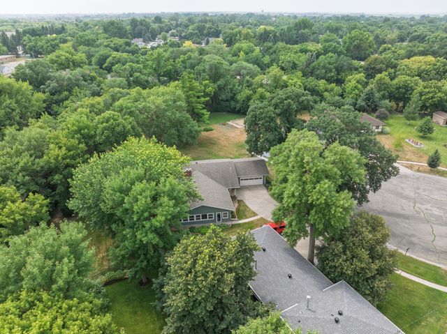 607 6th Street W, West Fargo, ND 58078