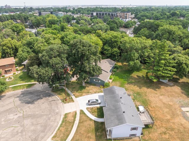 607 6th Street W, West Fargo, ND 58078