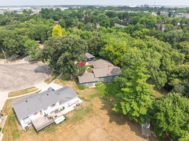 607 6th Street W, West Fargo, ND 58078