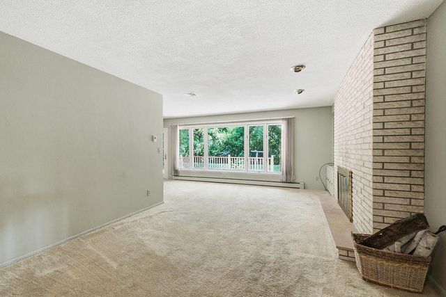 607 6th Street W, West Fargo, ND 58078