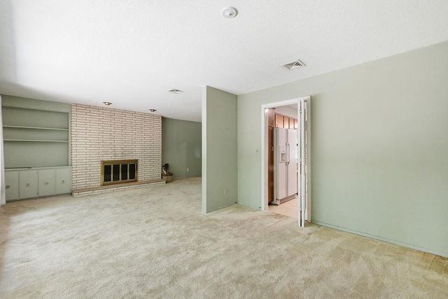 607 6th Street W, West Fargo, ND 58078