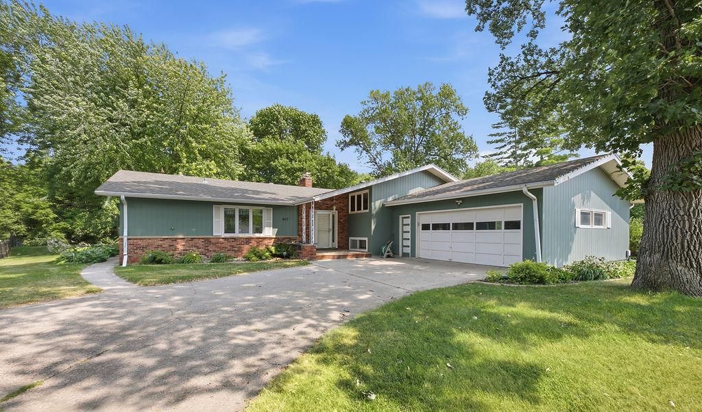 607 6th Street W, West Fargo, ND 58078