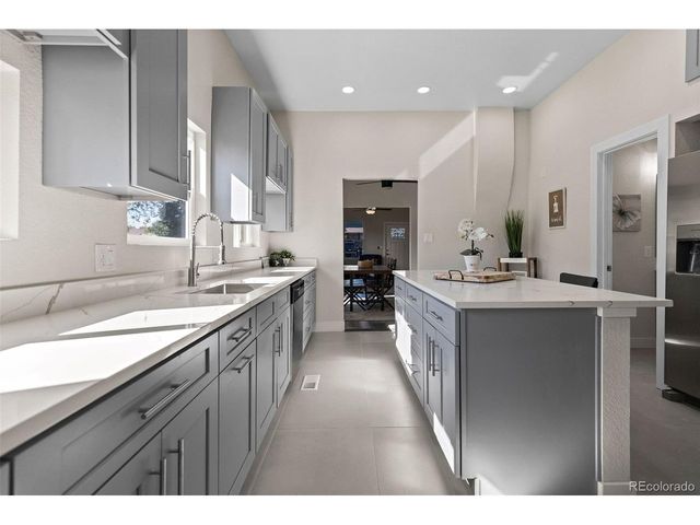 146 Stuart St, Denver, CO 80219