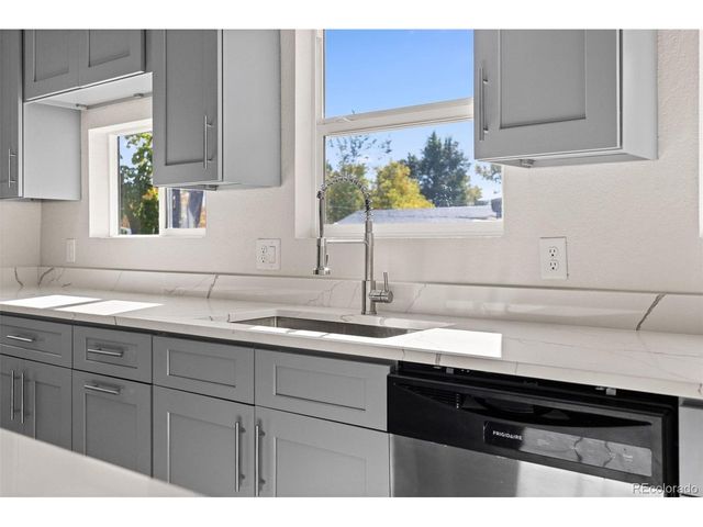 146 Stuart St, Denver, CO 80219