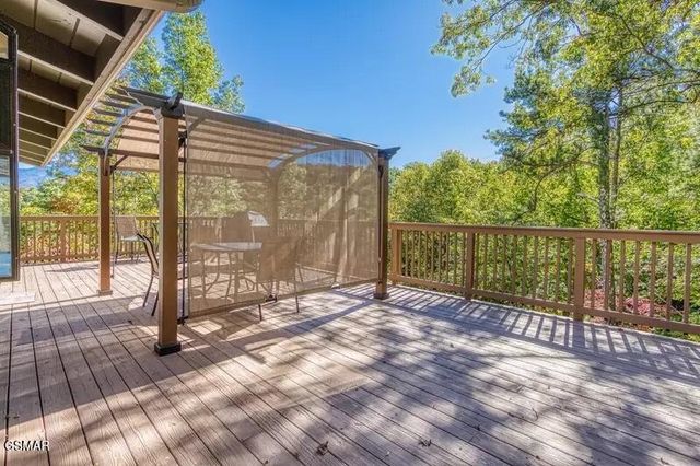 1059 Lower Alpine Way, Gatlinburg, TN 37738