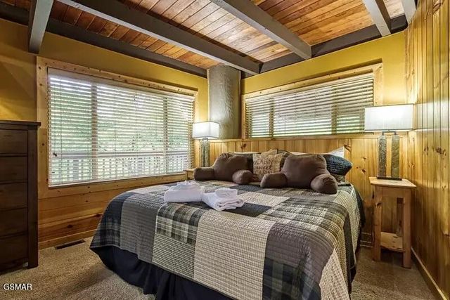 1059 Lower Alpine Way, Gatlinburg, TN 37738