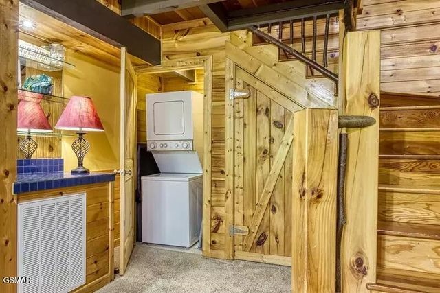 1059 Lower Alpine Way, Gatlinburg, TN 37738