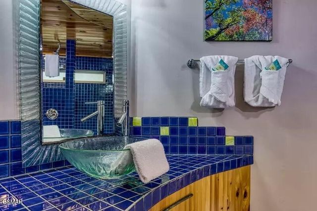 1059 Lower Alpine Way, Gatlinburg, TN 37738