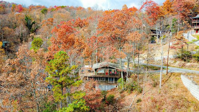 1059 Lower Alpine Way, Gatlinburg, TN 37738