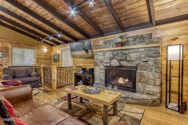 1059 Lower Alpine Way, Gatlinburg, TN 37738