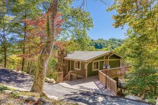 1059 Lower Alpine Way, Gatlinburg, TN 37738