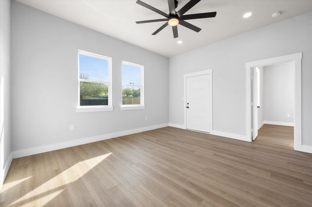 5905 Collins Court, Granbury, TX 76048