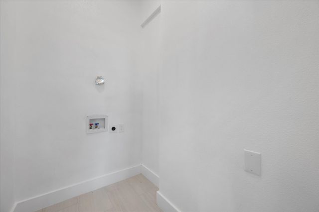 5905 Collins Court, Granbury, TX 76048