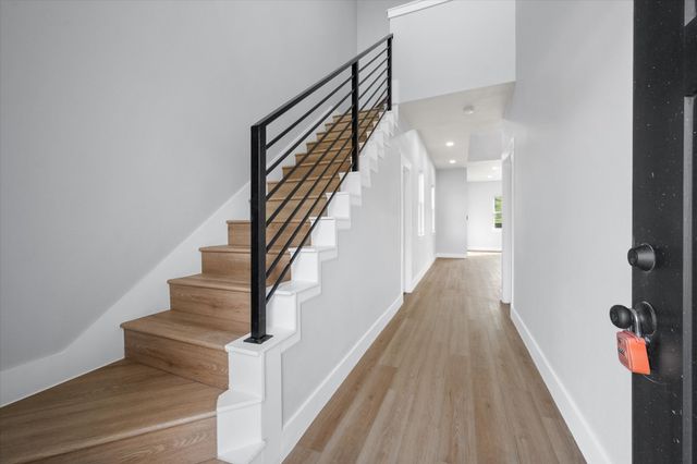 5905 Collins Court, Granbury, TX 76048