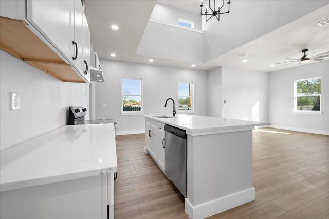 5905 Collins Court, Granbury, TX 76048