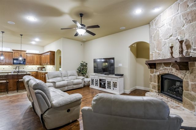 6904 Finch Drive, North Richland Hills, TX 76182