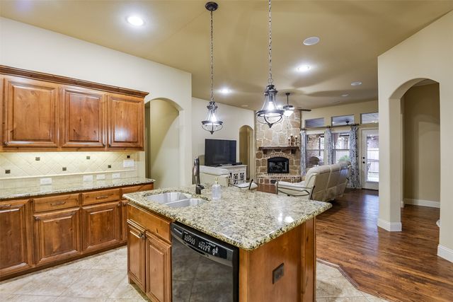 6904 Finch Drive, North Richland Hills, TX 76182