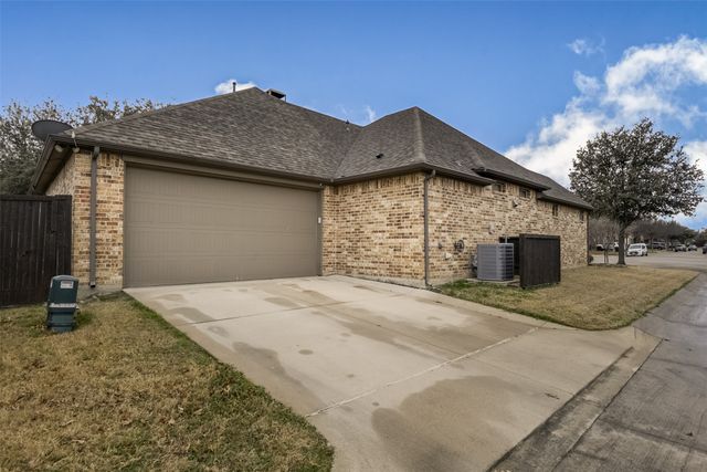 6904 Finch Drive, North Richland Hills, TX 76182