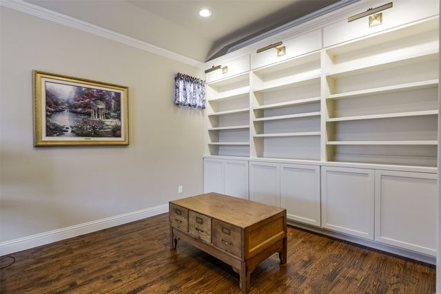 6904 Finch Drive, North Richland Hills, TX 76182