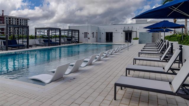 19401 W Dixie Hwy 607, Miami, FL 33180