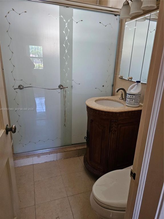 Image 12 of property listing at 310 Ponce De Leon Blvd, Coral Gables, FL 33134