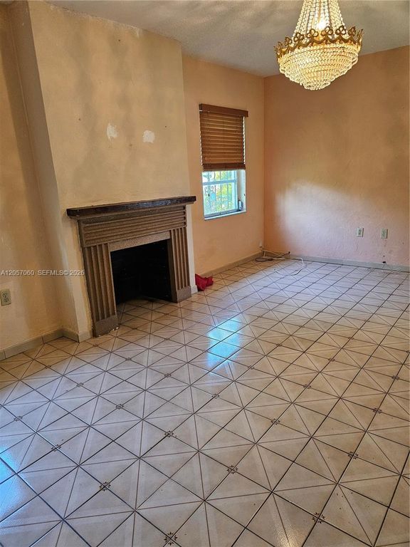 Image 7 of property listing at 310 Ponce De Leon Blvd, Coral Gables, FL 33134