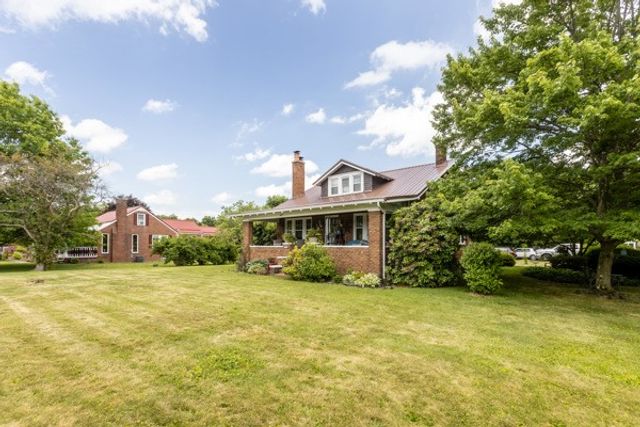 2132 Mercer Rd, Daugherty Twp, PA 15066