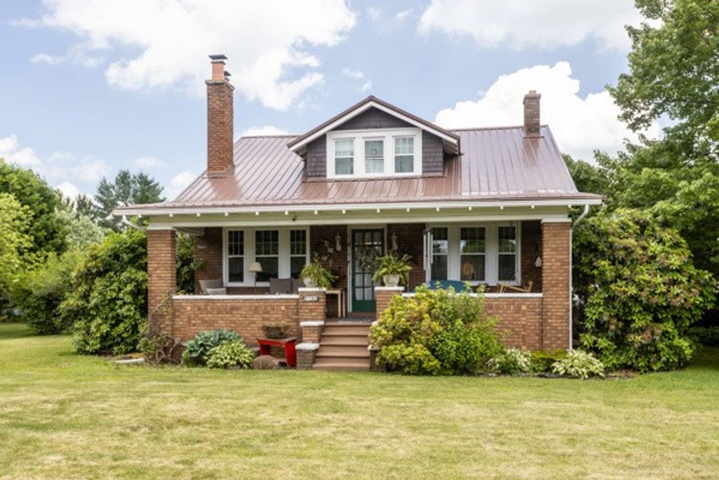 2132 Mercer Rd, Daugherty Twp, PA 15066