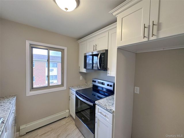 2449 UNION Boulevard 33B, Islip, NY 11751