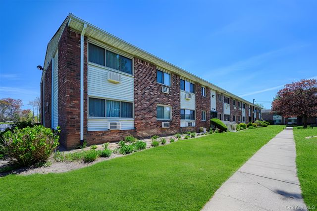 2449 UNION Boulevard 33B, Islip, NY 11751