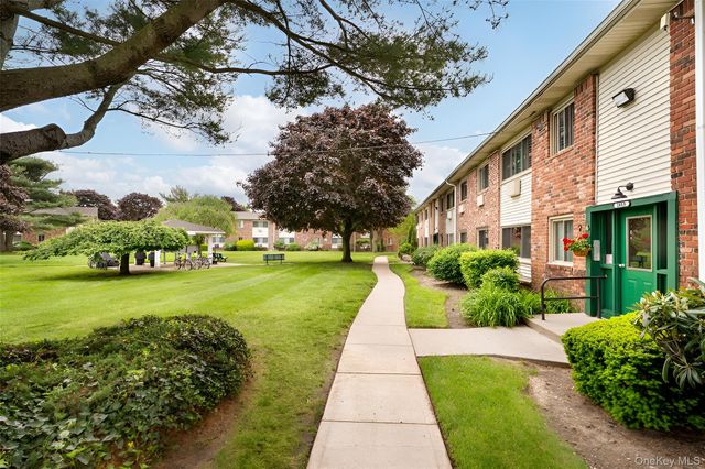 2449 UNION Boulevard 33B, Islip, NY 11751