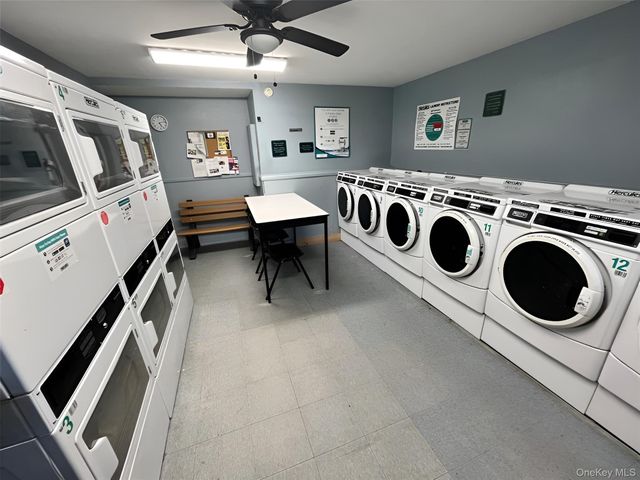 2449 UNION Boulevard 33B, Islip, NY 11751
