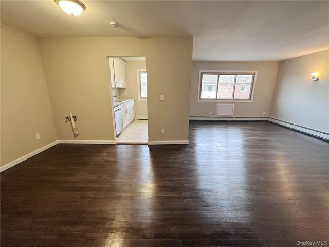 2449 UNION Boulevard 33B, Islip, NY 11751