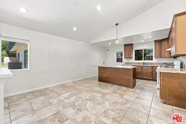 15920 Gledhill Street, Los Angeles, CA 91343