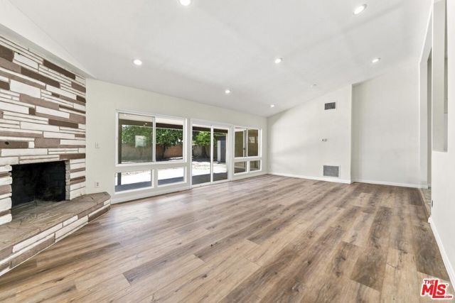 15920 Gledhill Street, Los Angeles, CA 91343