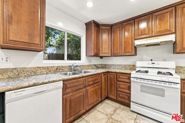 15920 Gledhill Street, Los Angeles, CA 91343